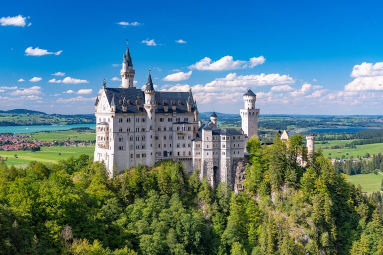 Schloss Neuschwanstein Guided Bavaria Tour: A Cultural Journey