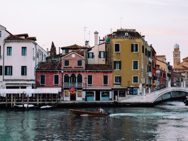 Venice Art and Culture Guide: Canals & Masterpieces